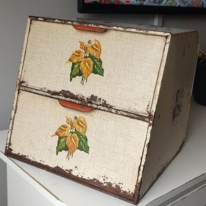 Retro Metal 2 Tier Bread/Baked Goods Box